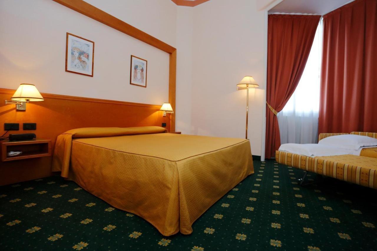 Hotel Estense Modena Exteriör bild